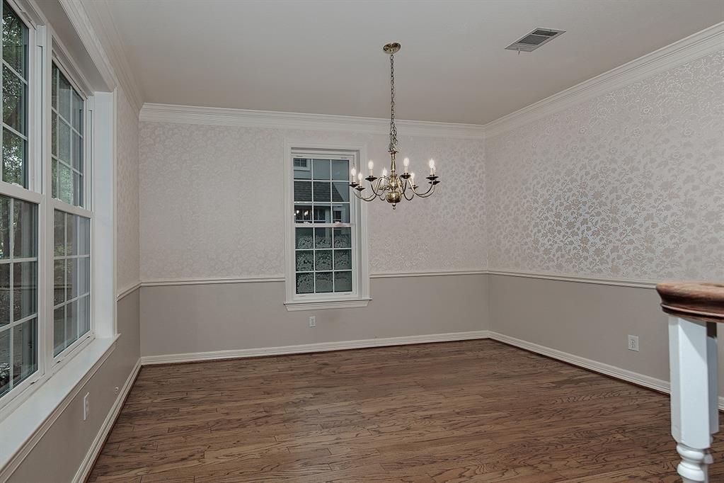 114 S Mill Trace Drive, The Woodlands, Texas image 6