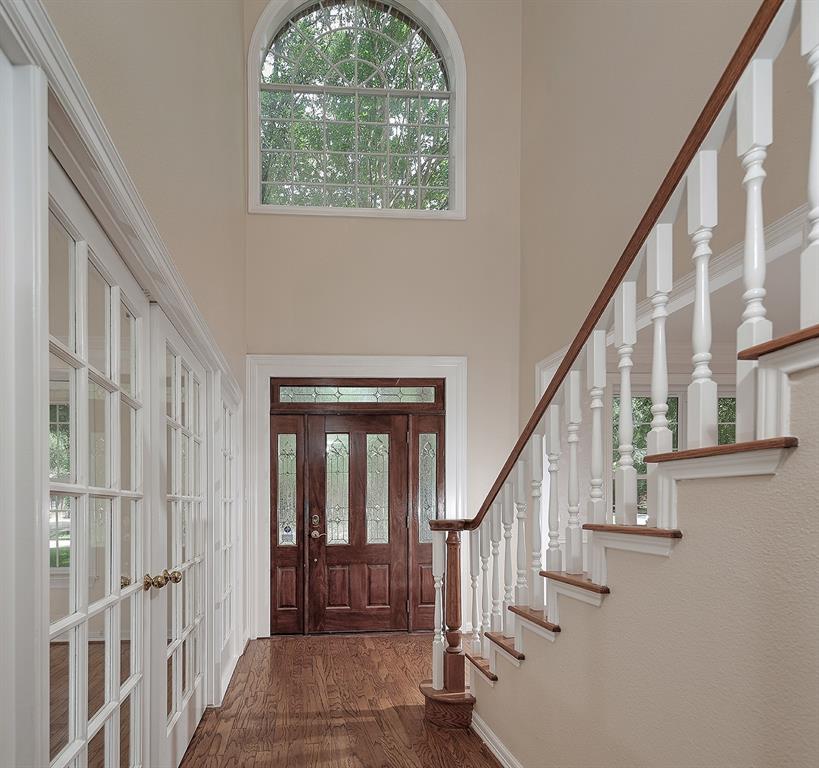 114 S Mill Trace Drive, The Woodlands, Texas image 4