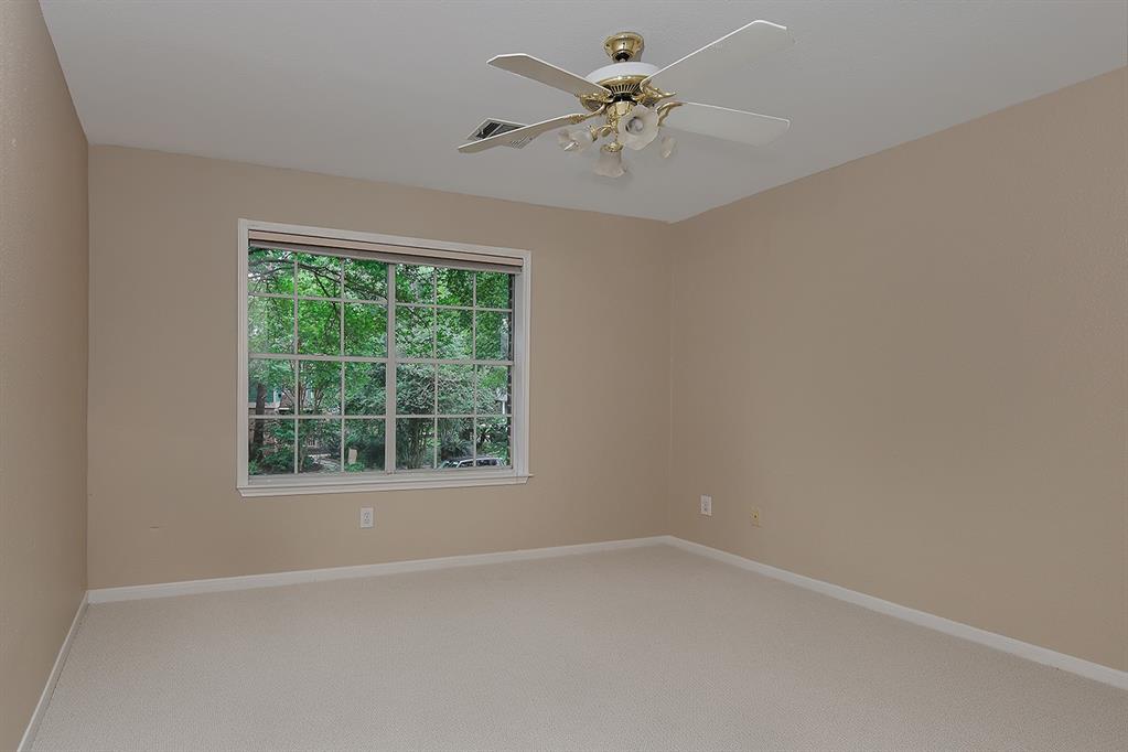 114 S Mill Trace Drive, The Woodlands, Texas image 23