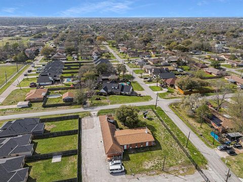 A home in South Houston