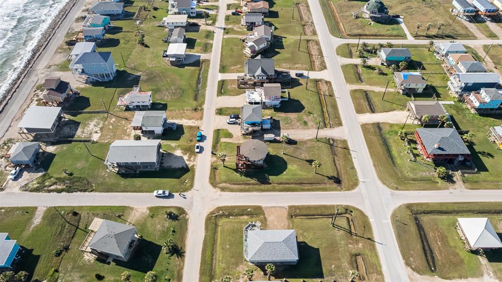 702 Seashell Drive, Surfside Beach, Texas image 33