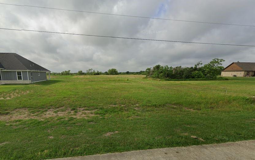 725 Buffalo Trail, Angleton, Texas image 2