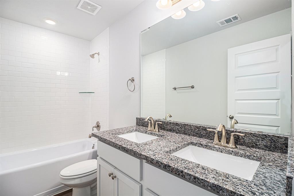 4329 Leslies Way Way, Dickinson, Texas image 15