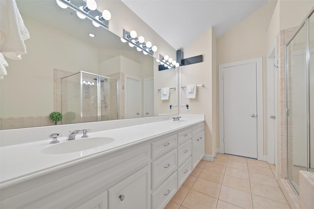 8715 Meadowcroft Drive #1002, Houston, Texas image 15