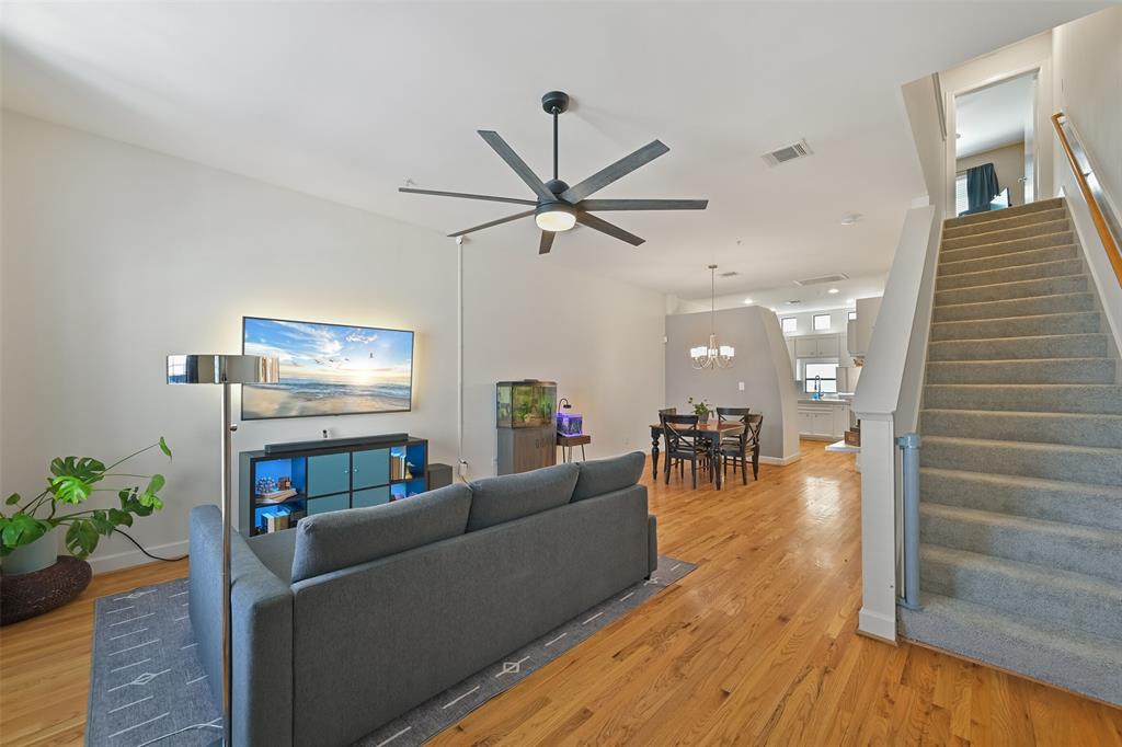 8715 Meadowcroft Drive #1002, Houston, Texas image 3