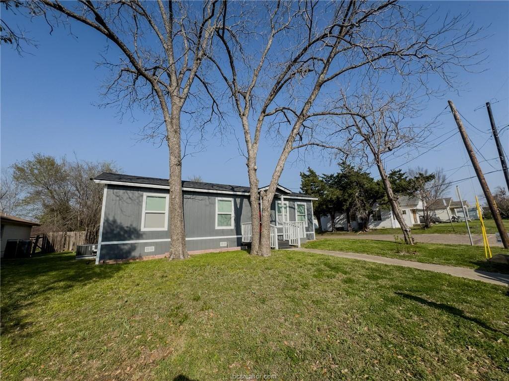 1000 W 17th Street, Bryan, Texas image 3
