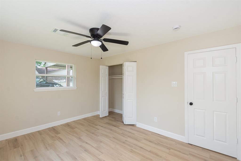 18211 Kings Row, Webster, Texas image 6