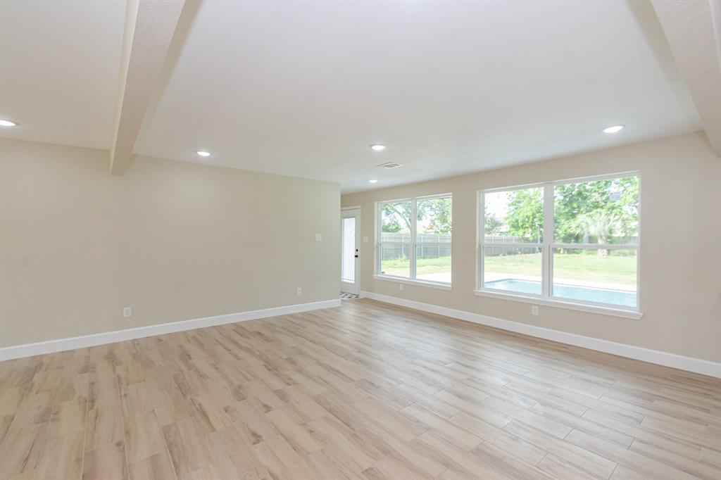18211 Kings Row, Webster, Texas image 21