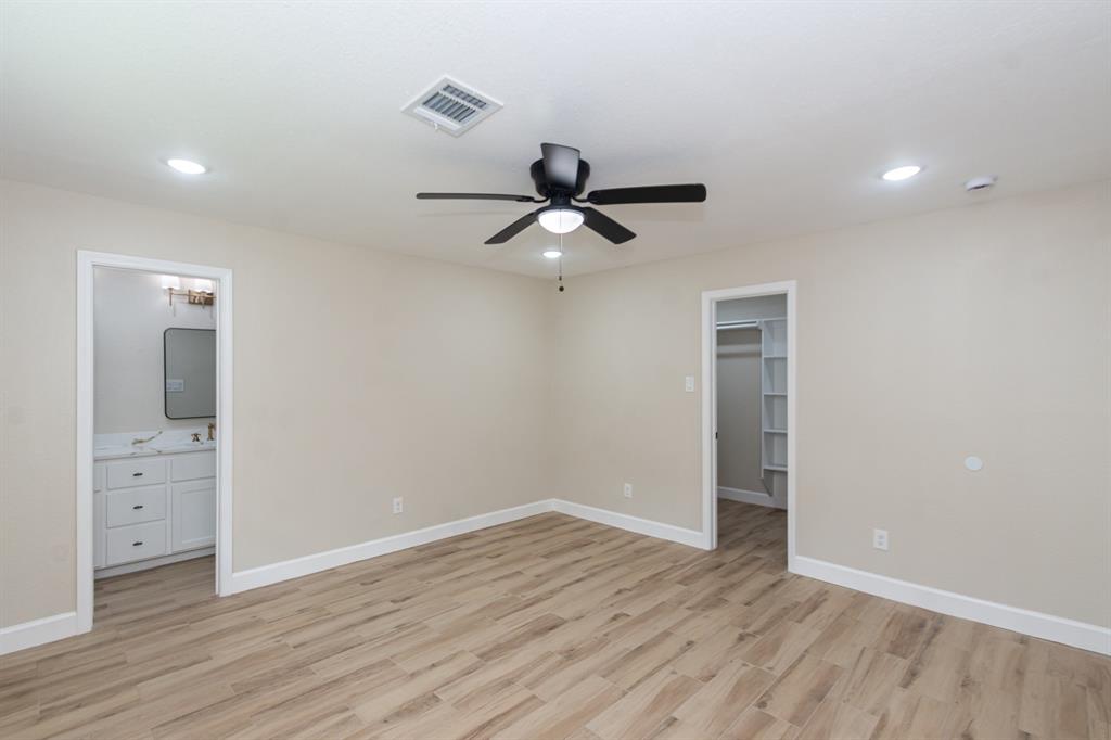 18211 Kings Row, Webster, Texas image 7