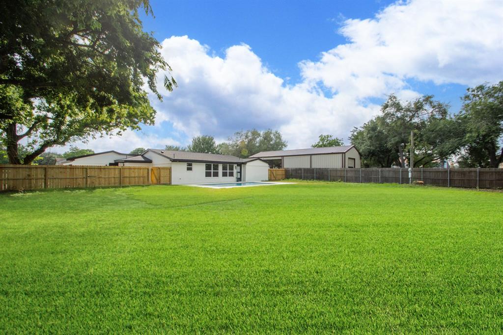 18211 Kings Row, Webster, Texas image 35