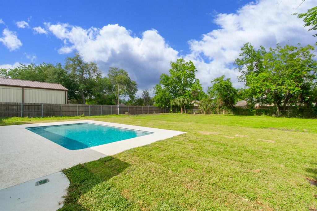 18211 Kings Row, Webster, Texas image 36