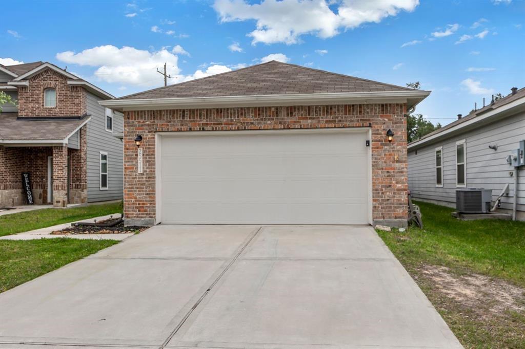25511 Valverdant Court, Porter, Texas image 2