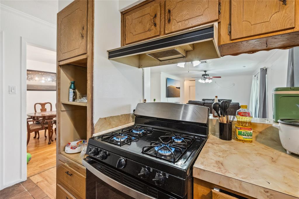 4511 Ponderosa Drive, Baytown, Texas image 13