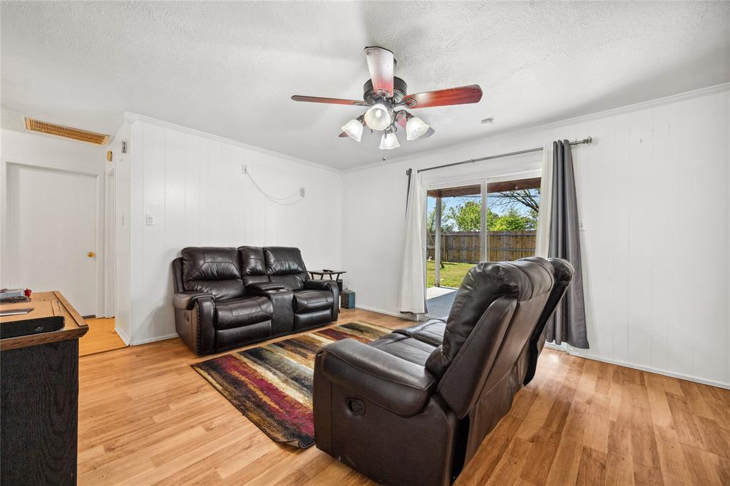 4511 Ponderosa Drive, Baytown, Texas image 6