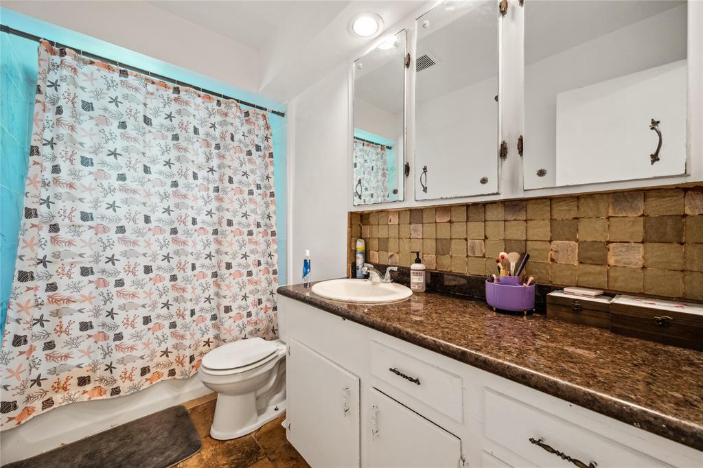 4511 Ponderosa Drive, Baytown, Texas image 22