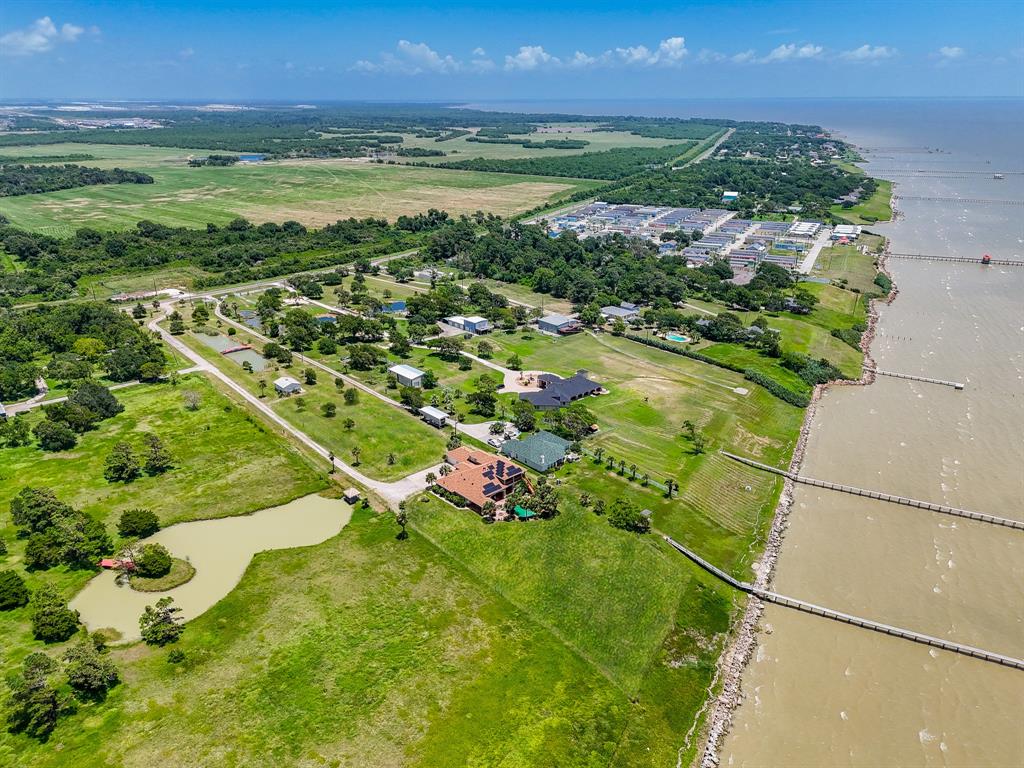 6680 Tri City Beach Road, Beach City, Texas image 3