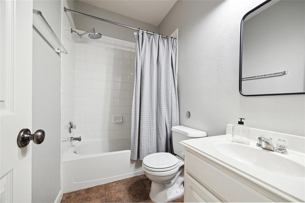 2304 Cantabria Ln Lane, League City, Texas image 17