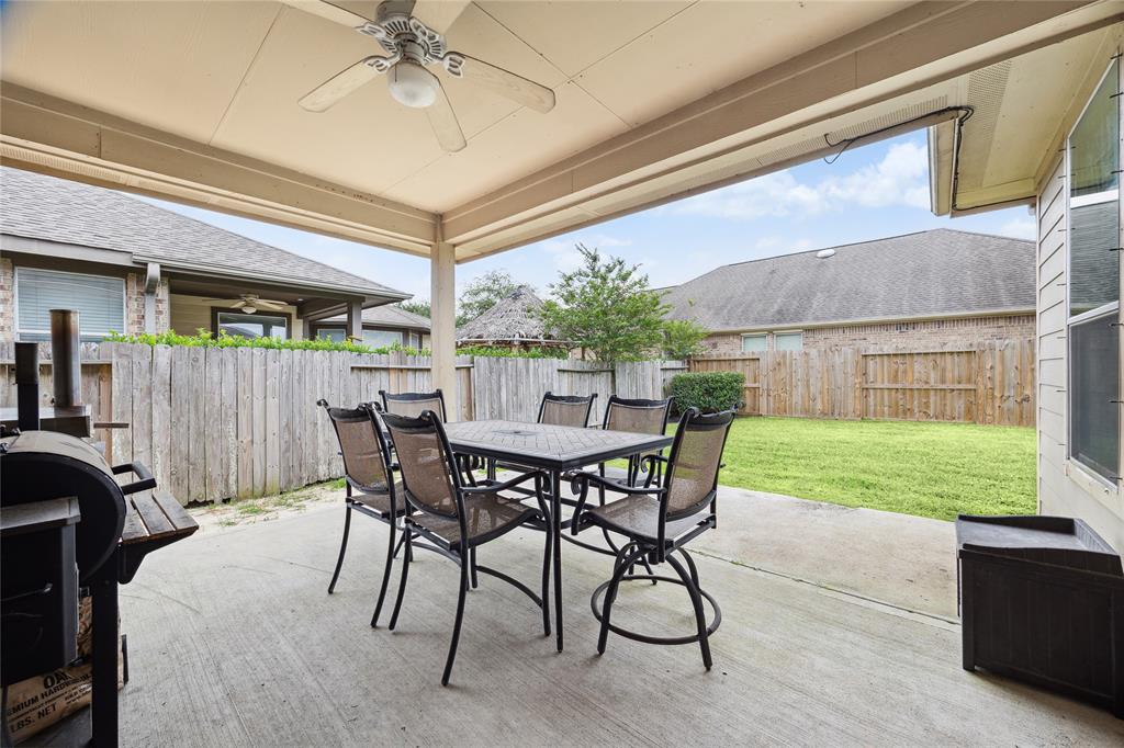 2304 Cantabria Ln Lane, League City, Texas image 18