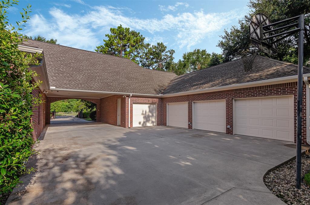 22222 Holly Creek Trail