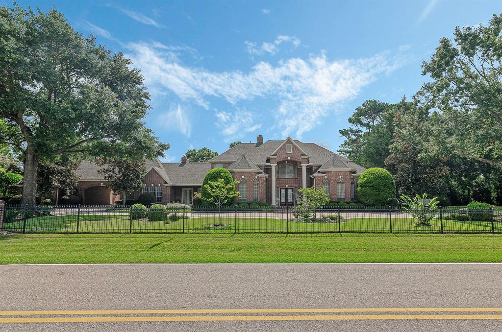 22222 Holly Creek Trail