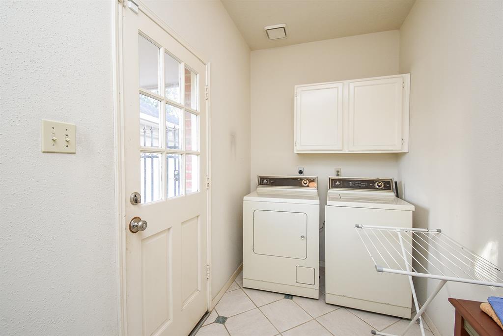 9706 Garden Row Drive, Sugar Land, Texas image 28