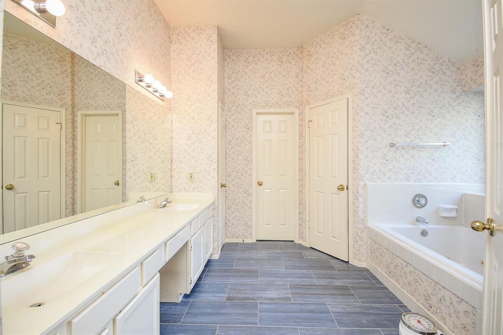 9706 Garden Row Drive, Sugar Land, Texas image 21