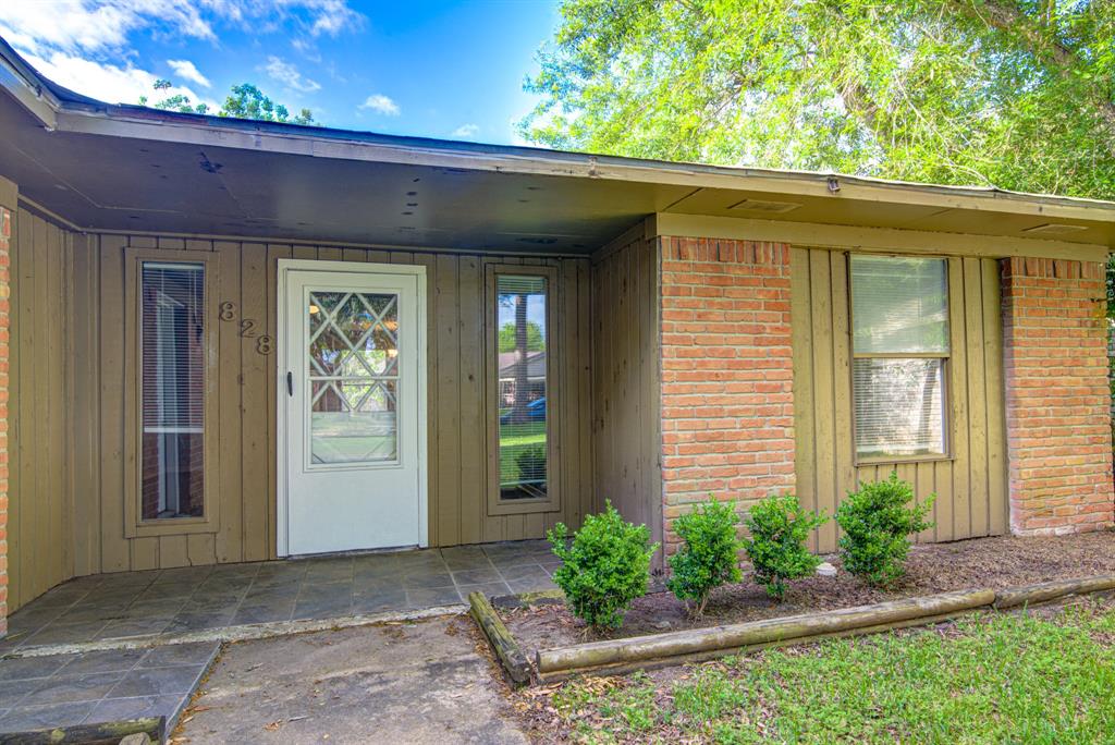 828 Noreda Street, Angleton, Texas image 4