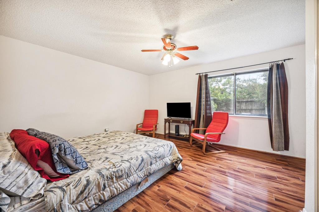 834 Ramada Drive, Houston, Texas image 9