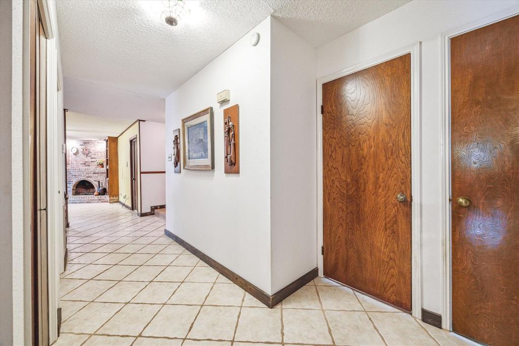 834 Ramada Drive, Houston, Texas image 8