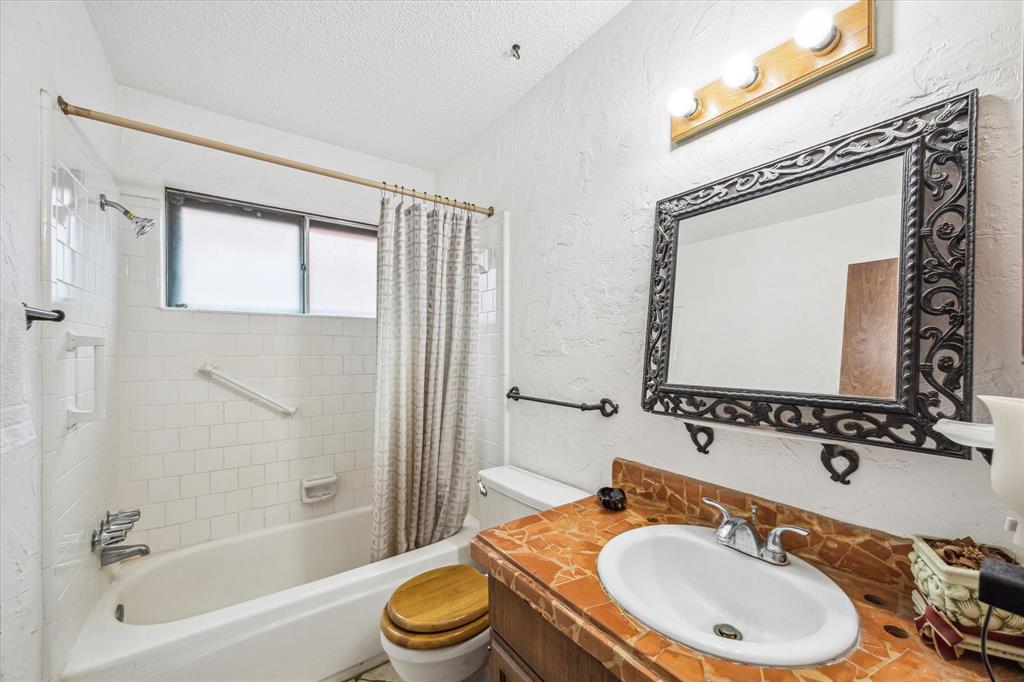834 Ramada Drive, Houston, Texas image 14
