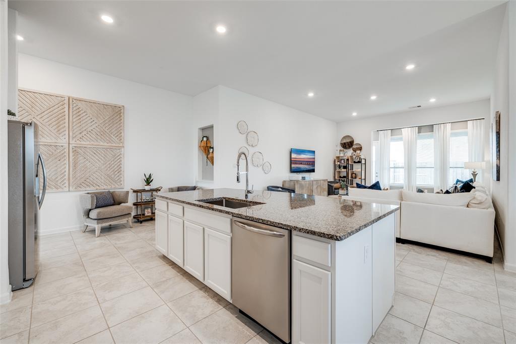 15040 Goujon Gates Drive, Conroe, Texas image 2