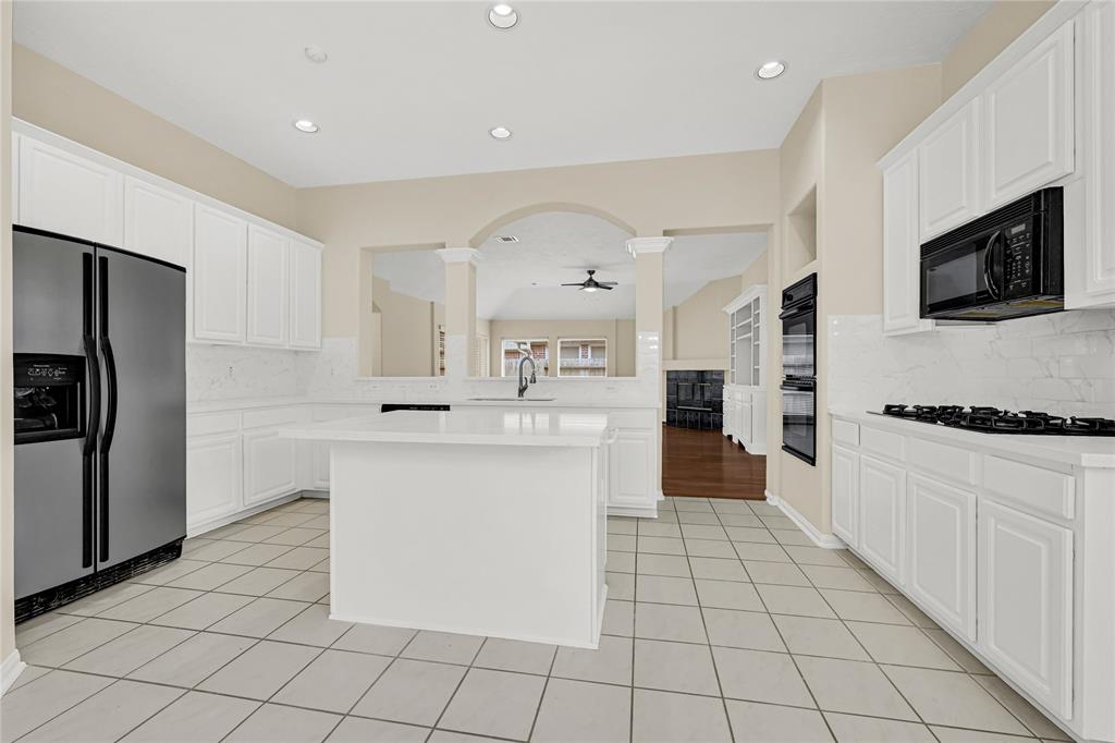 2723 Kimbleton Court, Houston, Texas image 11
