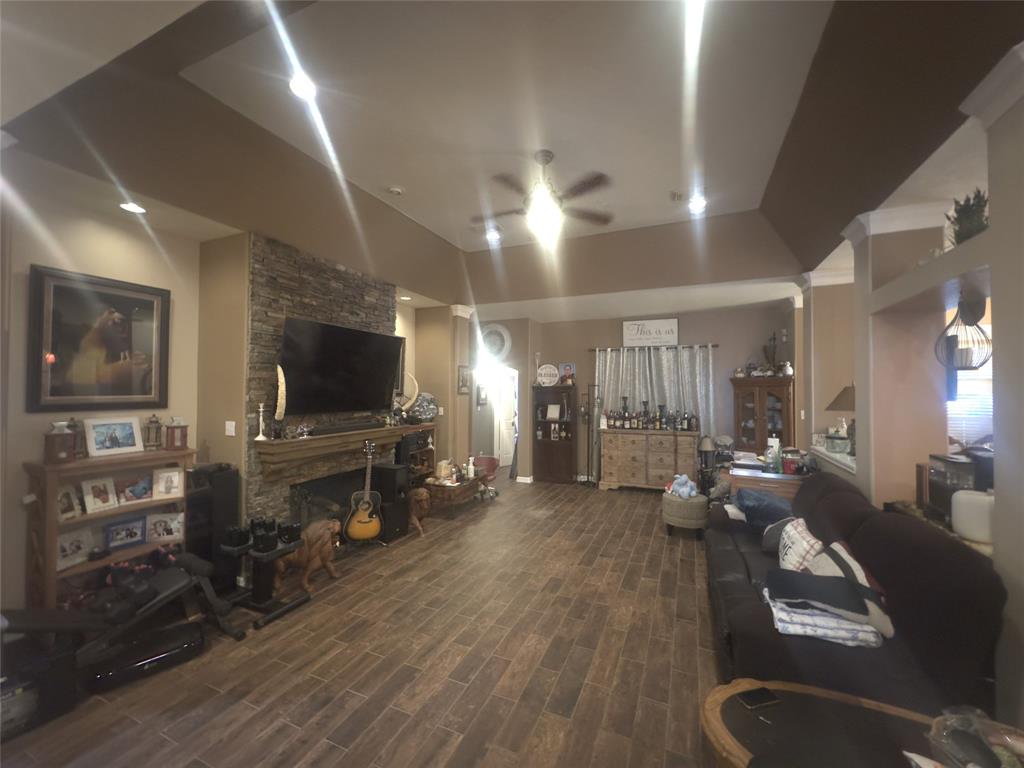 1107 Barkly Court