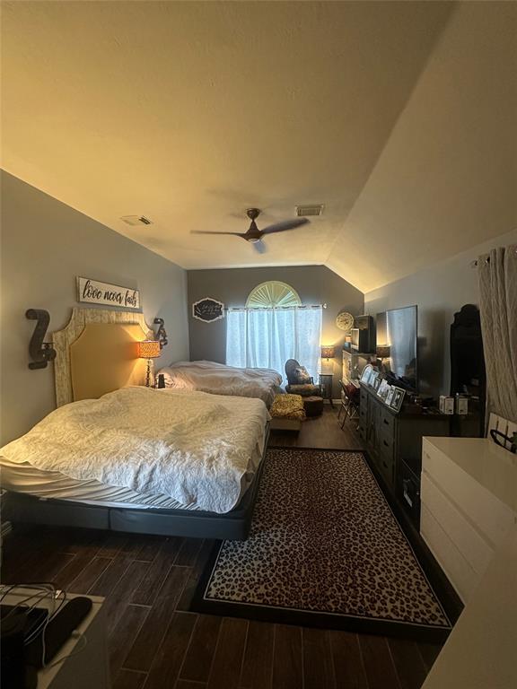 1107 Barkly Court