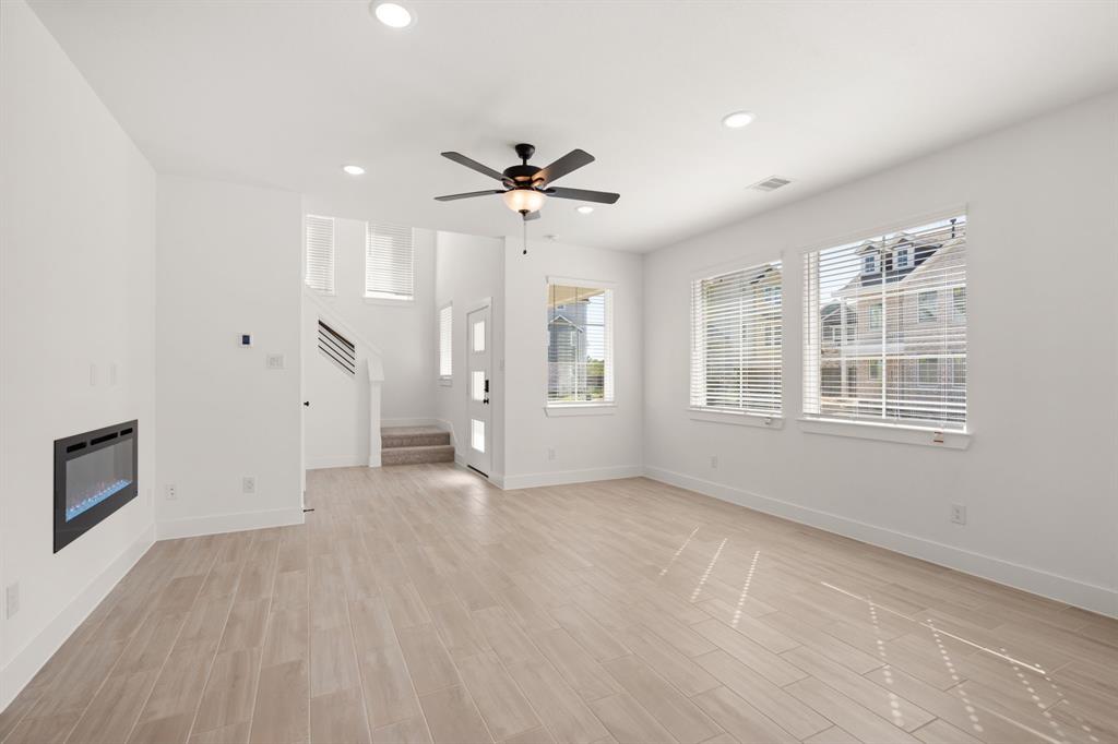 7642 Meadow Mouse Lane, Katy, Texas image 8