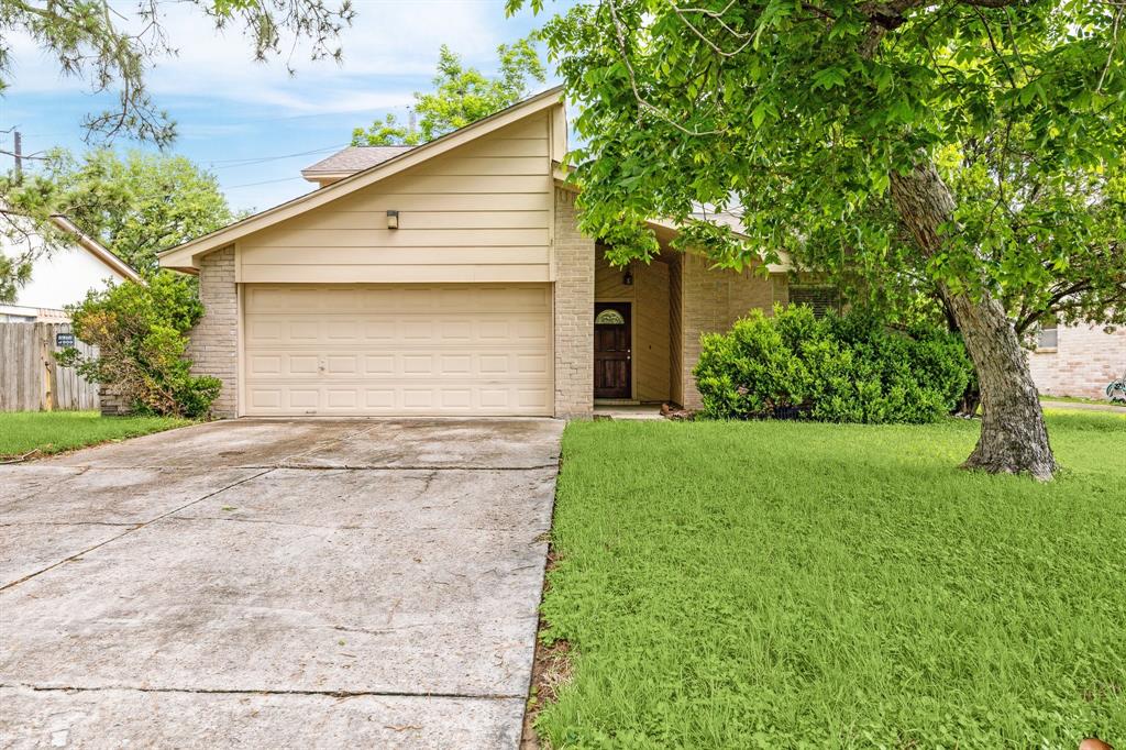 10110 Appleridge Drive, Houston, Texas image 1