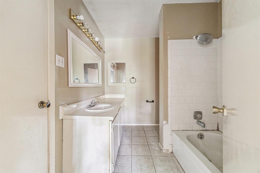 10110 Appleridge Drive, Houston, Texas image 9