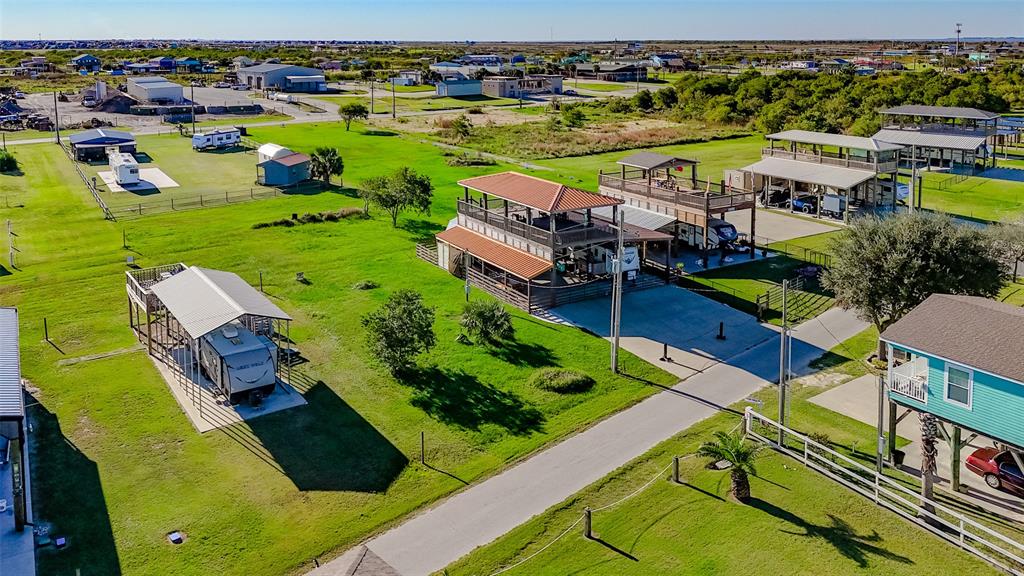 905 Moms Road, Port Bolivar, Texas image 2