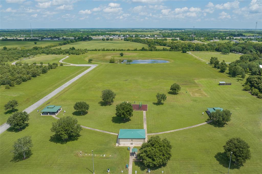 10606 Summers Way, Beasley, Texas image 17