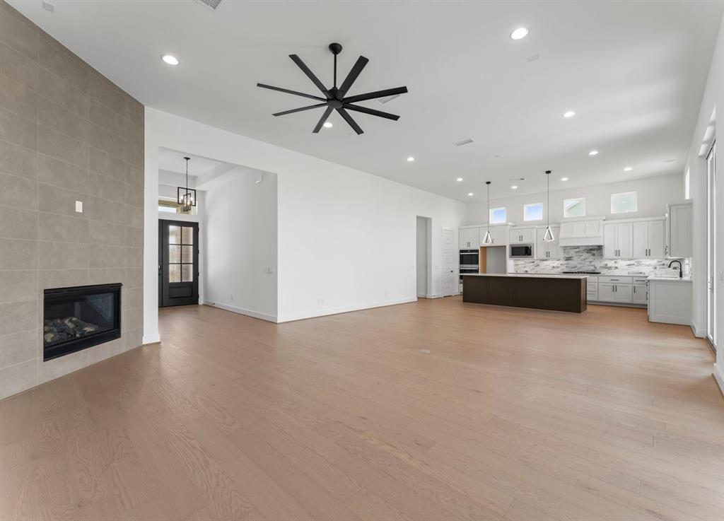 2000 Lake Breeze Drive