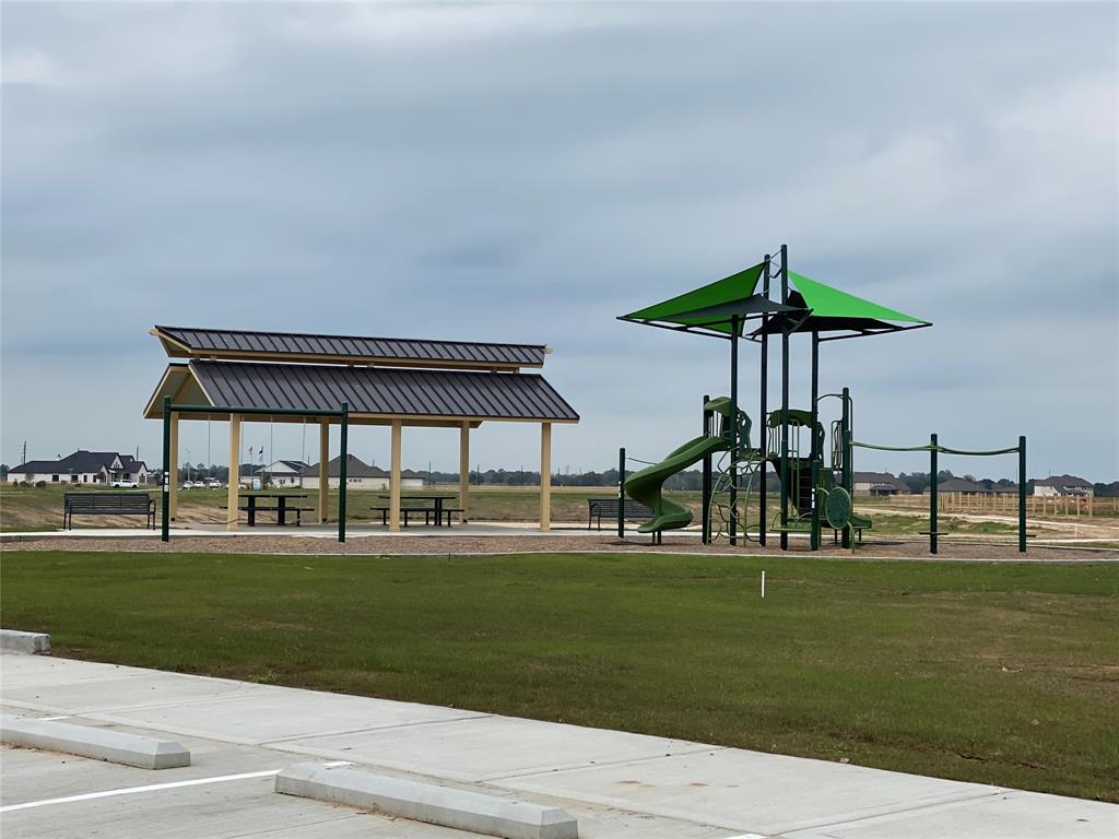 2000 Lake Breeze Drive, Waller, Texas image 6