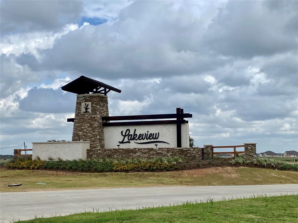 2000 Lake Breeze Drive, Waller, Texas image 7