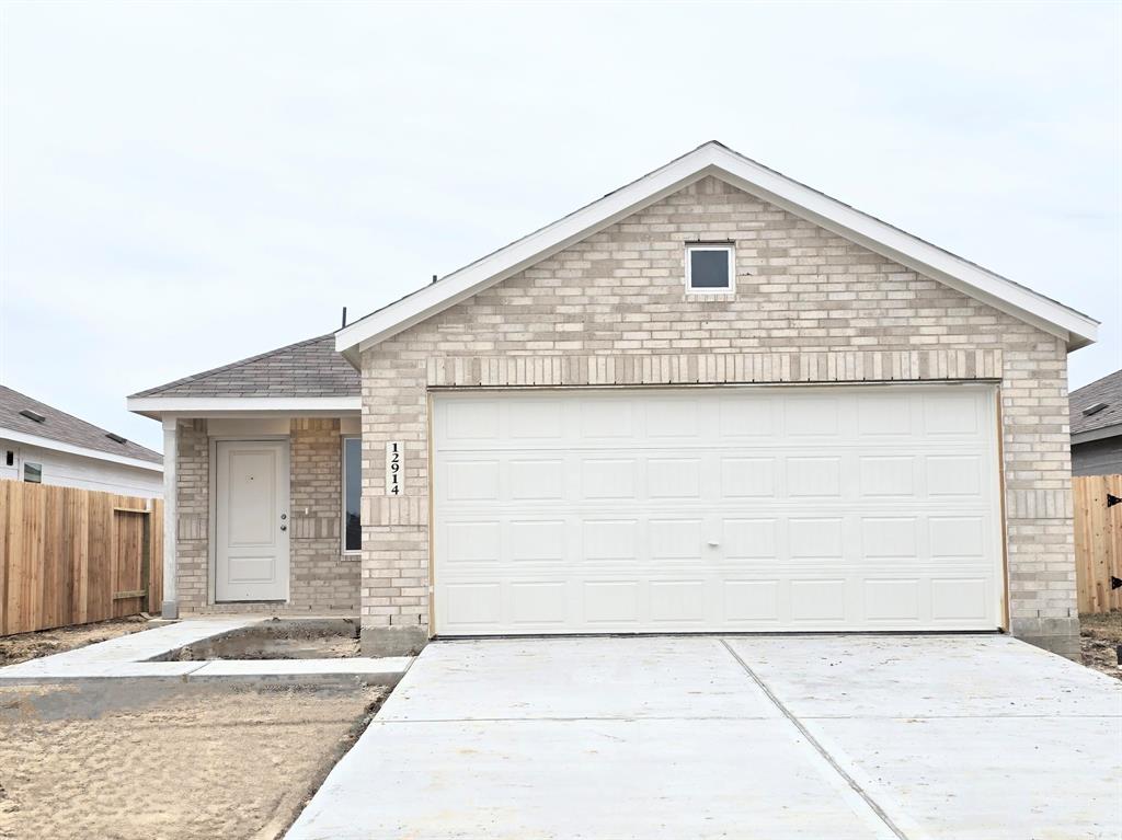 640 Magnolia Creek Drive, Magnolia, Texas image 1