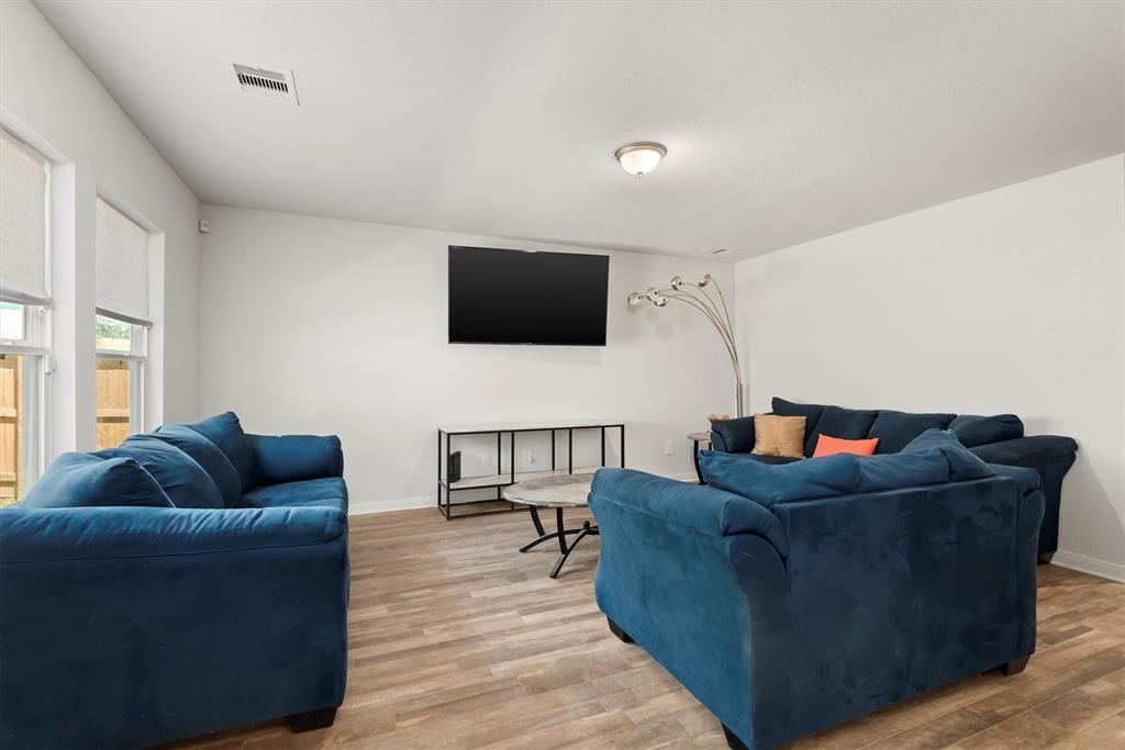 970 Cedar Point Drive, Livingston, Texas image 3