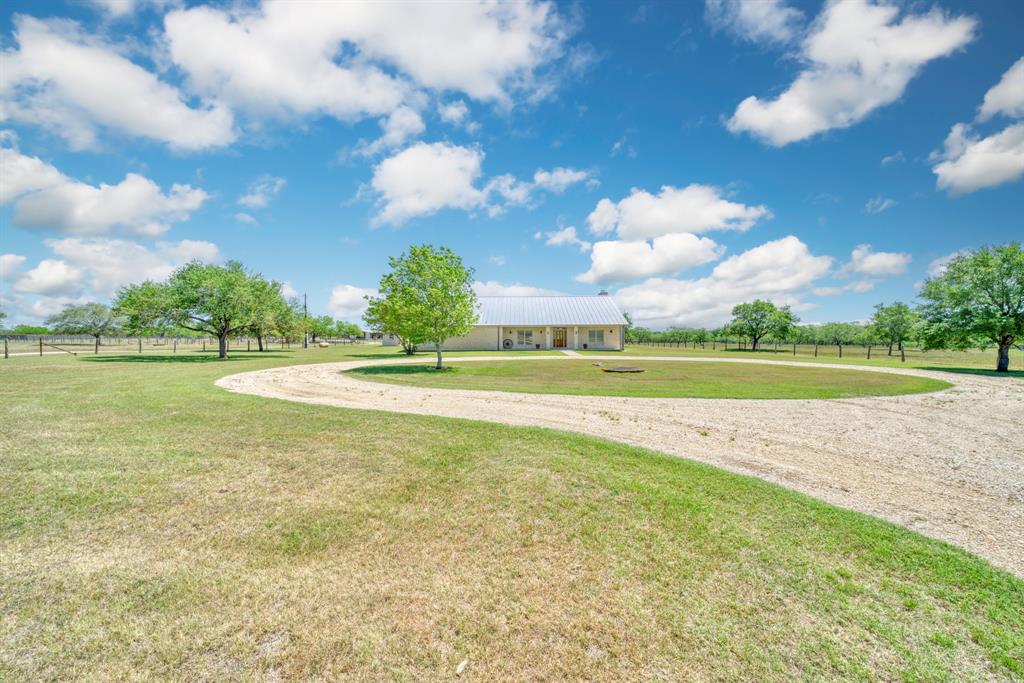 1035 County Road 112, Cost, Texas image 3
