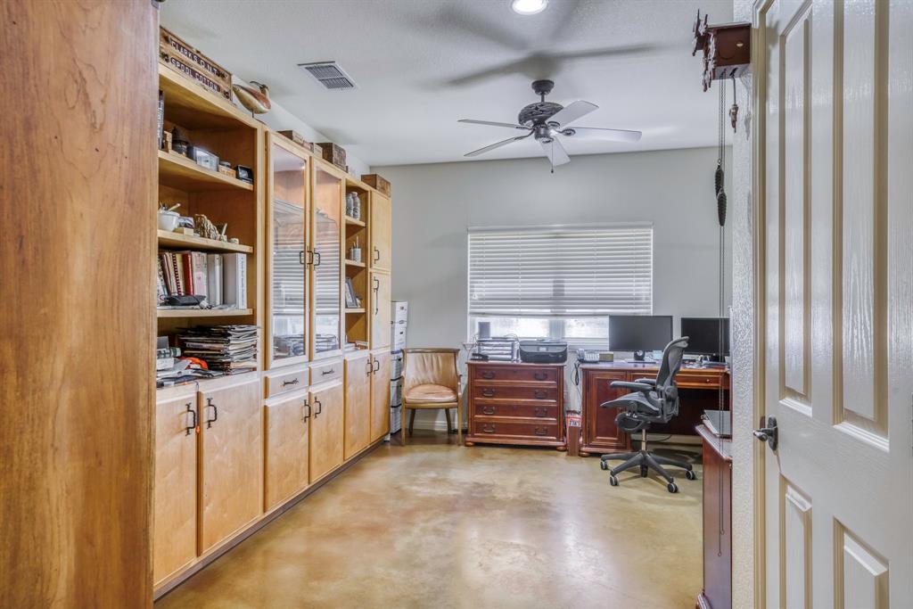 1035 County Road 112, Cost, Texas image 7