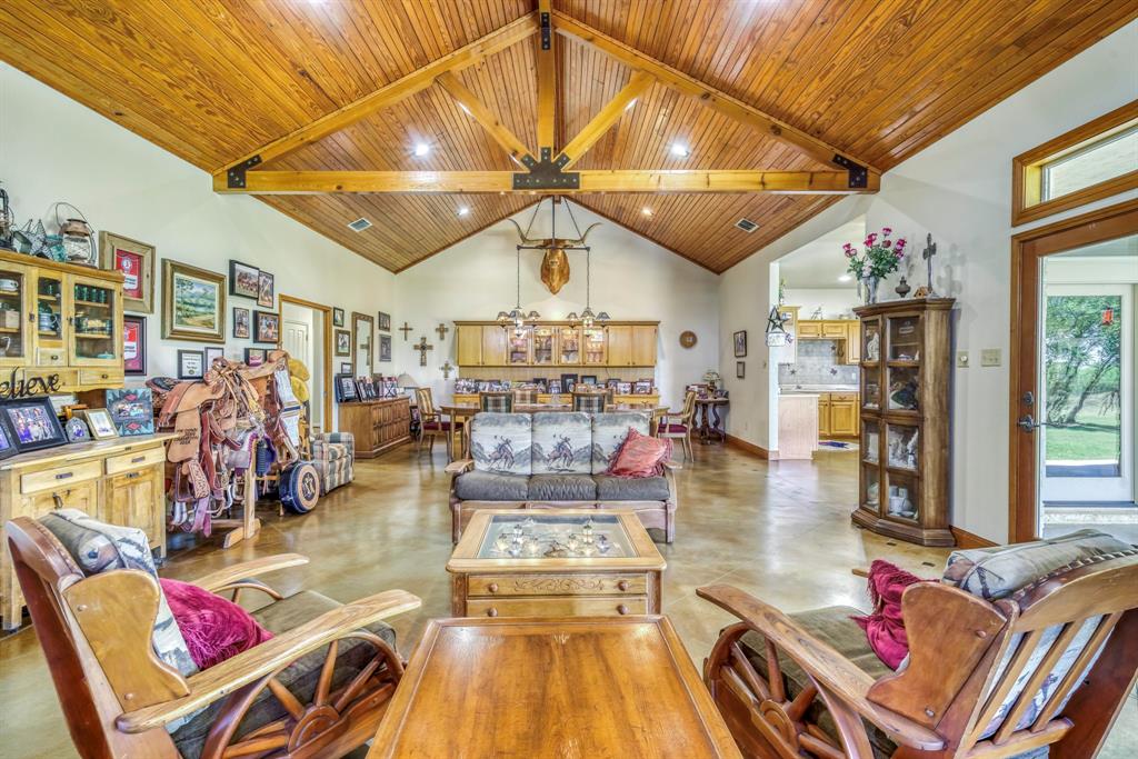 1035 County Road 112, Cost, Texas image 9