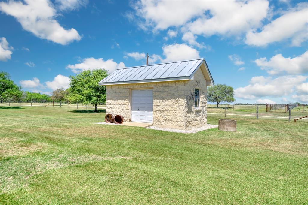 1035 County Road 112, Cost, Texas image 30