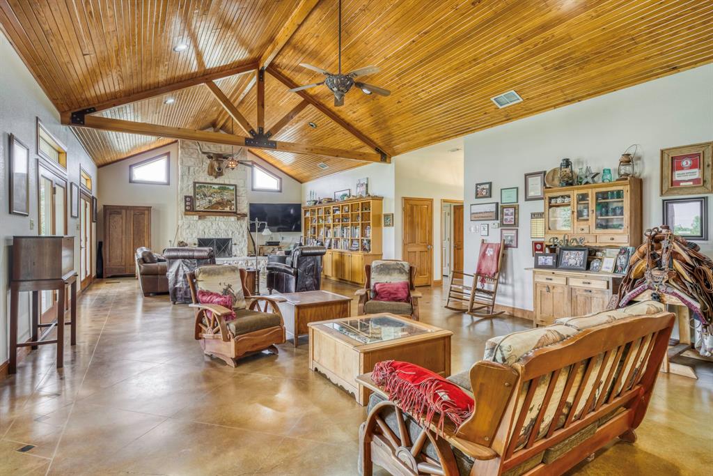 1035 County Road 112, Cost, Texas image 10