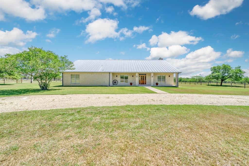1035 County Road 112, Cost, Texas image 4